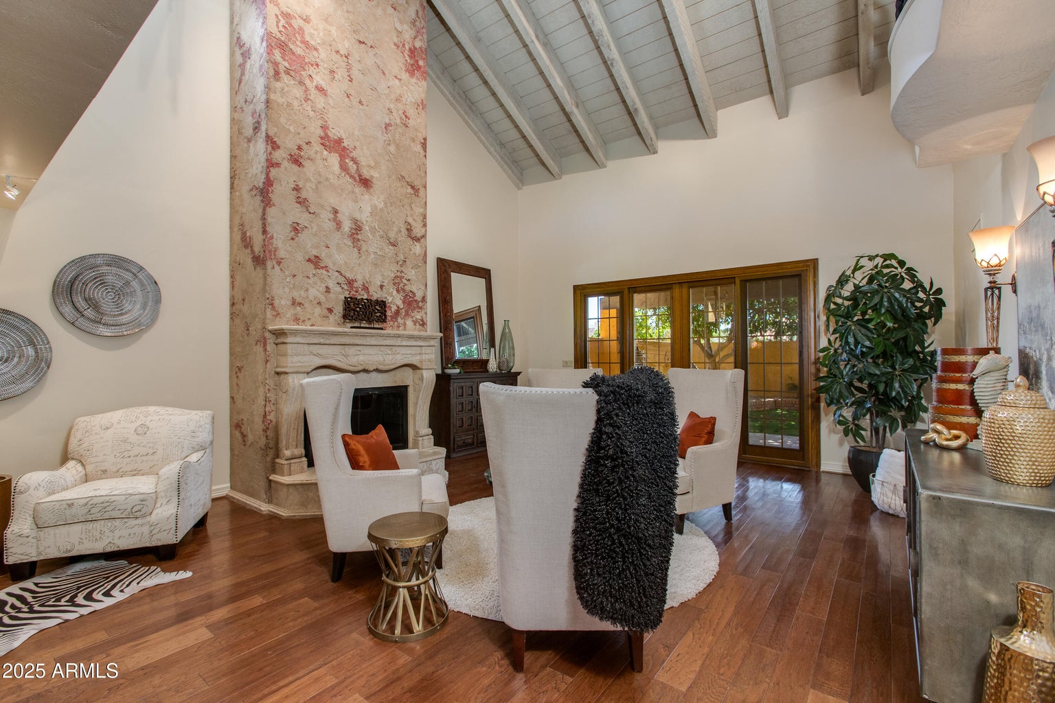 Contemporary Desert Home thumbnail 2