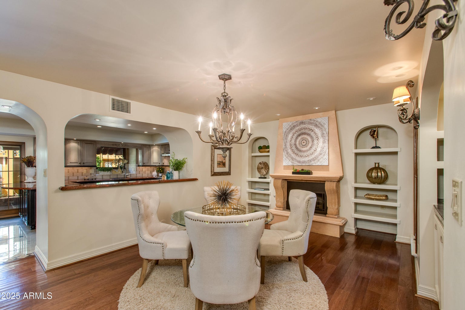 Contemporary Desert Home thumbnail 4