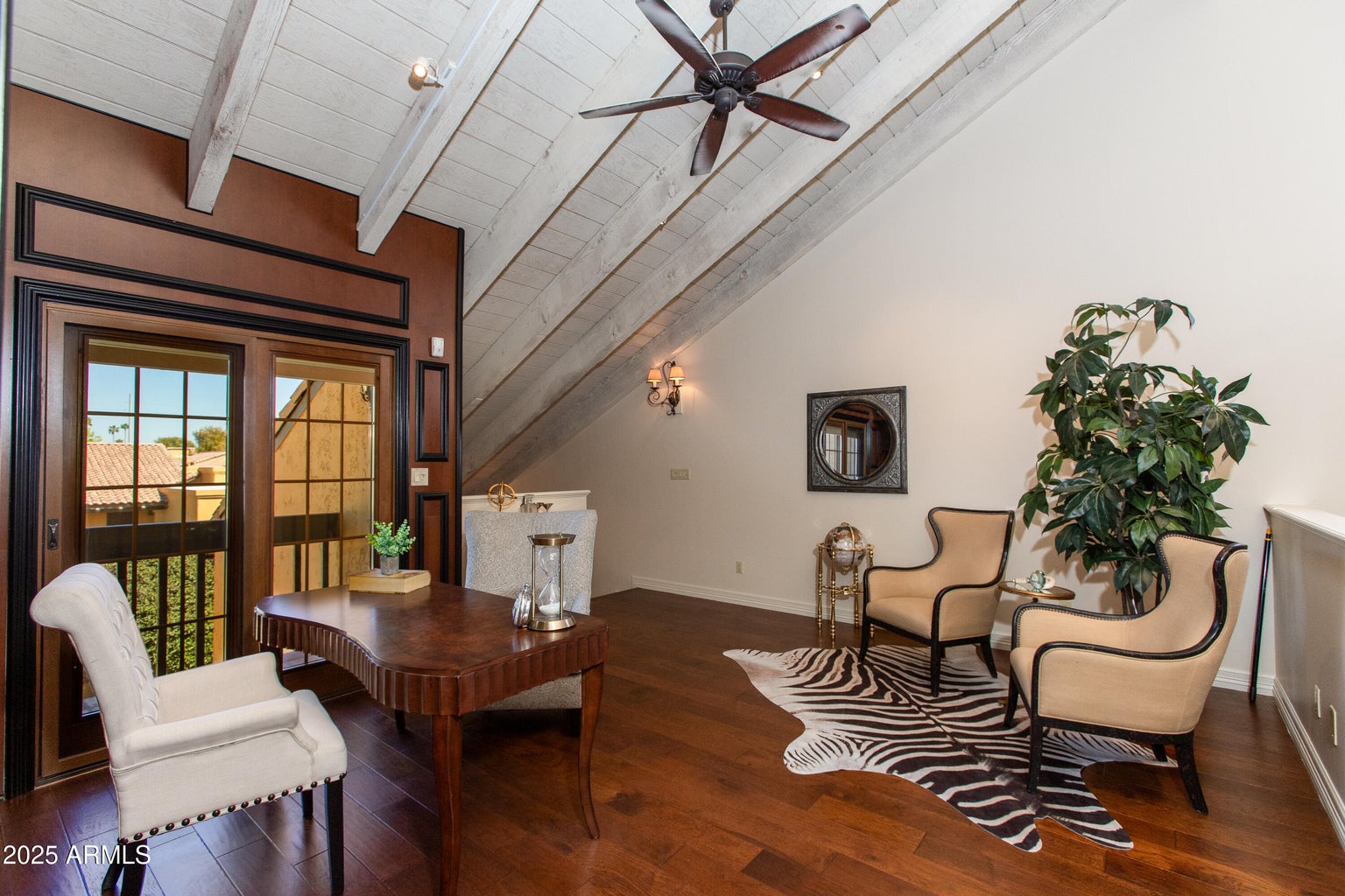 Contemporary Desert Home thumbnail 7