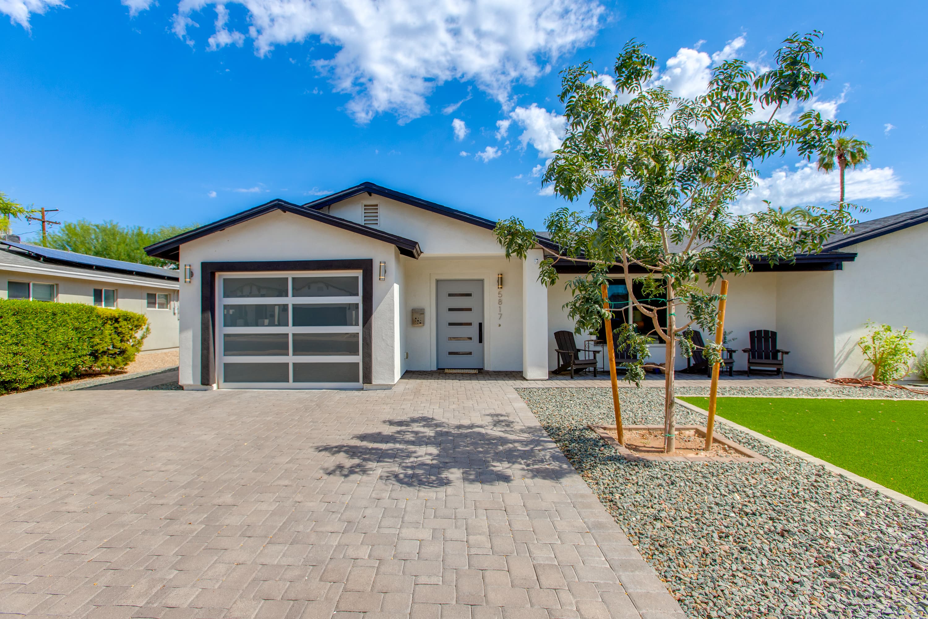 Modern Minimalist Home thumbnail 5