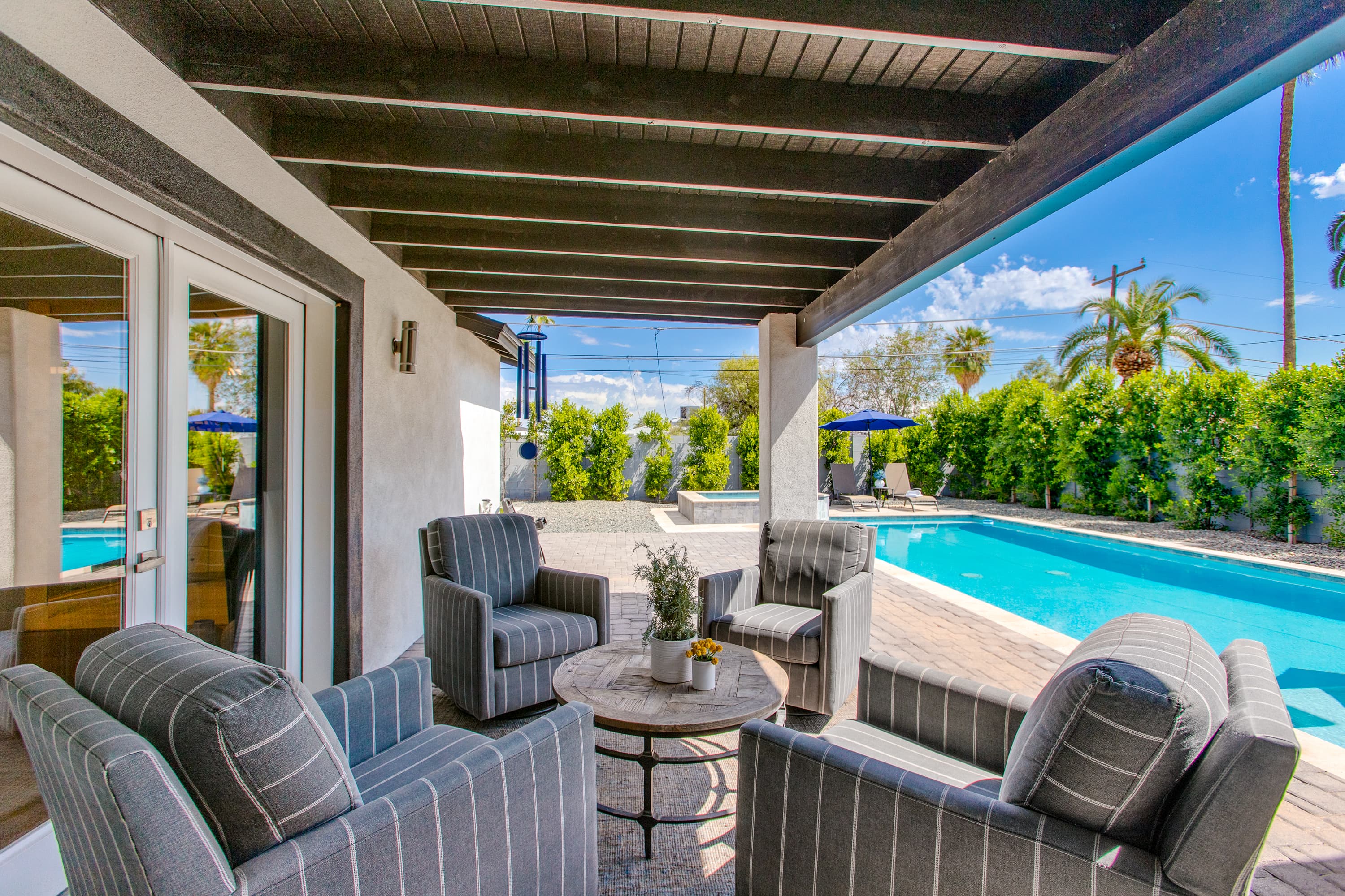 Modern Minimalist Home thumbnail 44