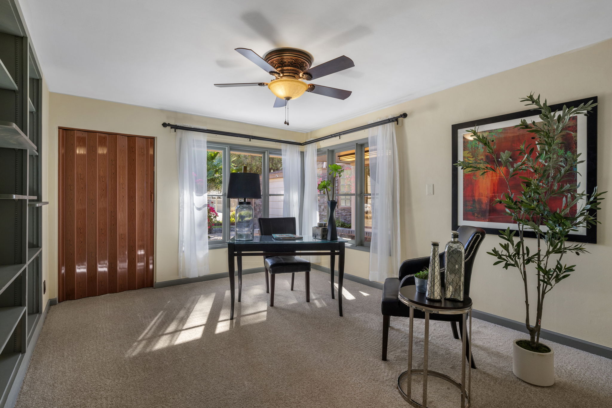 Sophisticated Luxury Home thumbnail 2