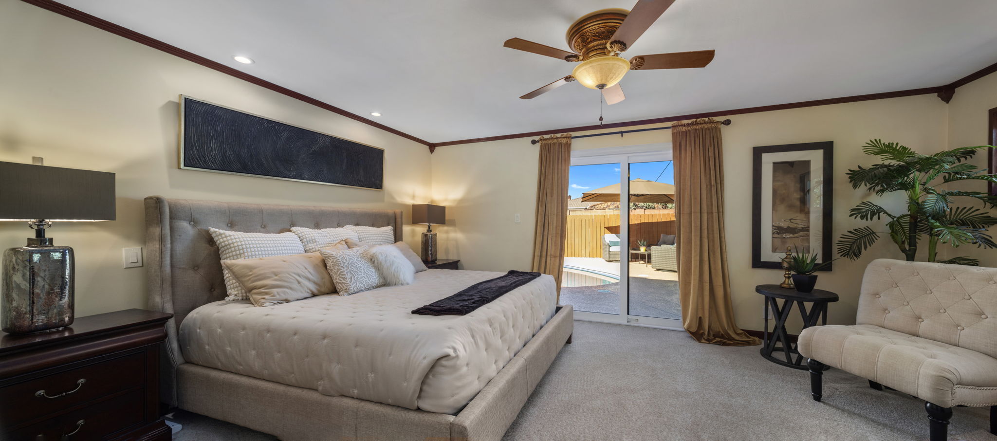 Sophisticated Luxury Home thumbnail 4