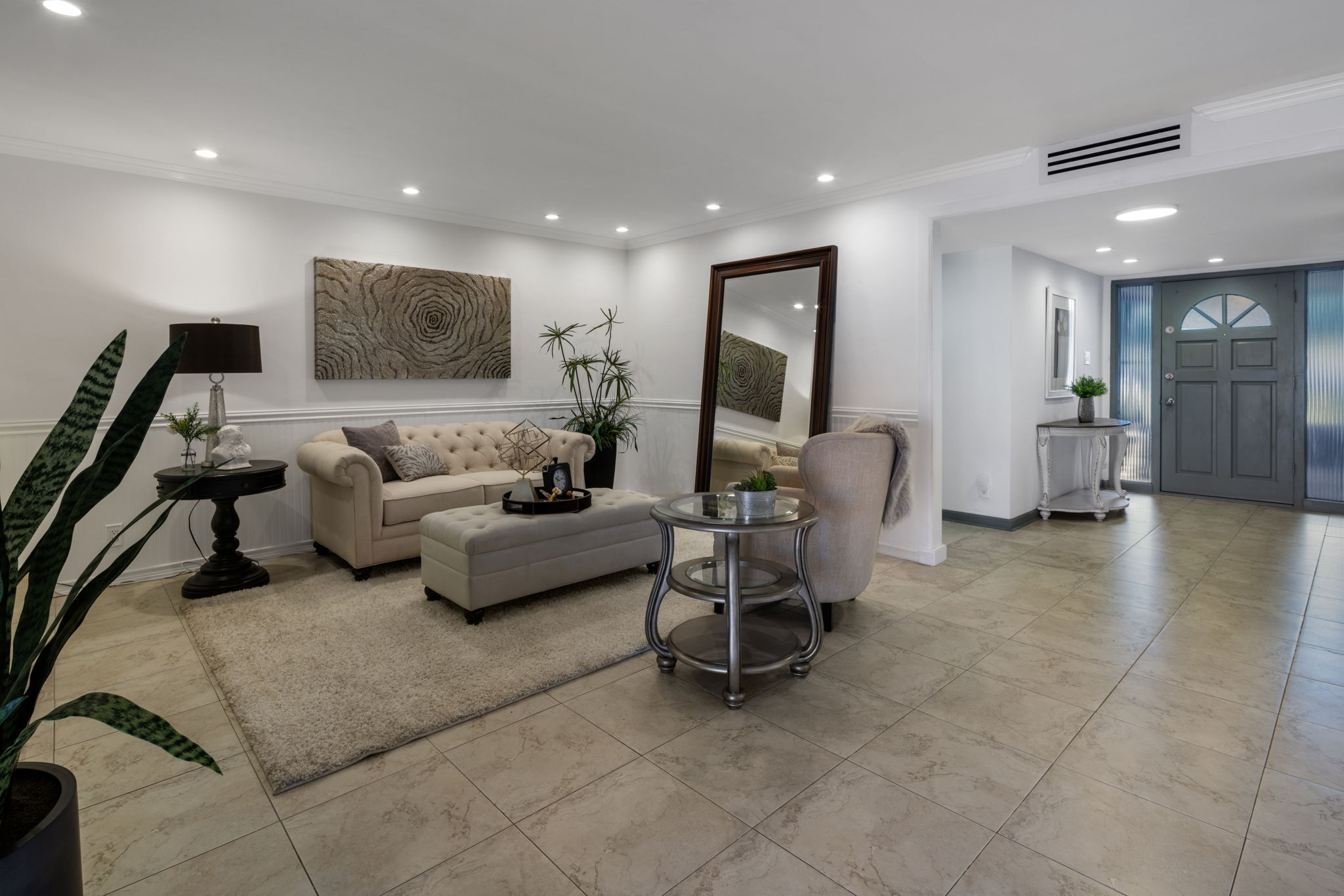 Sophisticated Luxury Home thumbnail 5