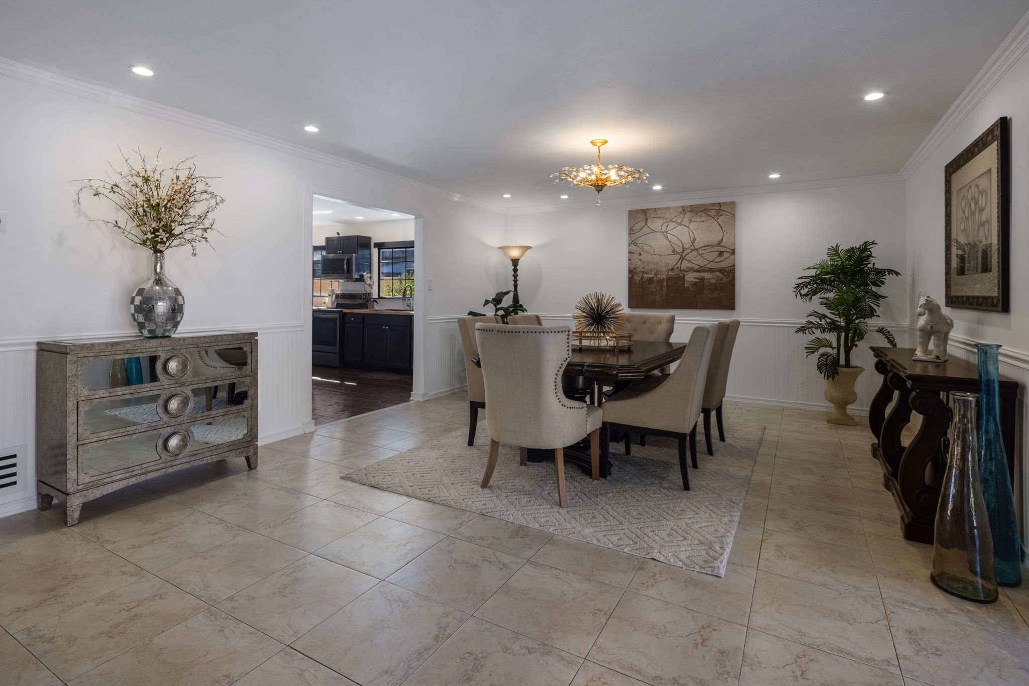 Sophisticated Luxury Home thumbnail 6