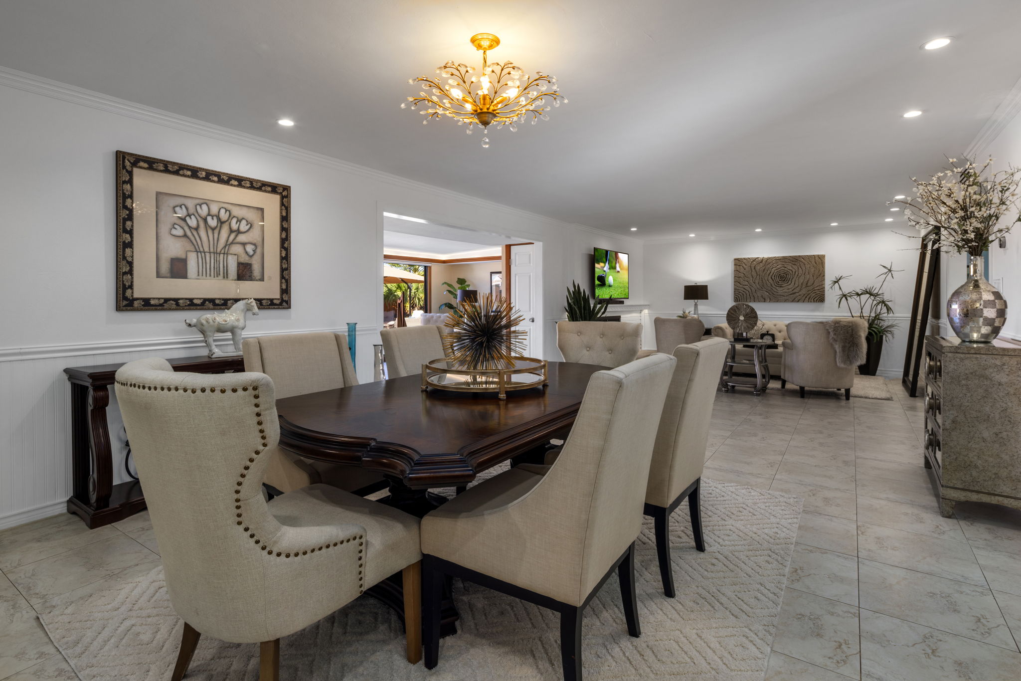 Sophisticated Luxury Home thumbnail 7